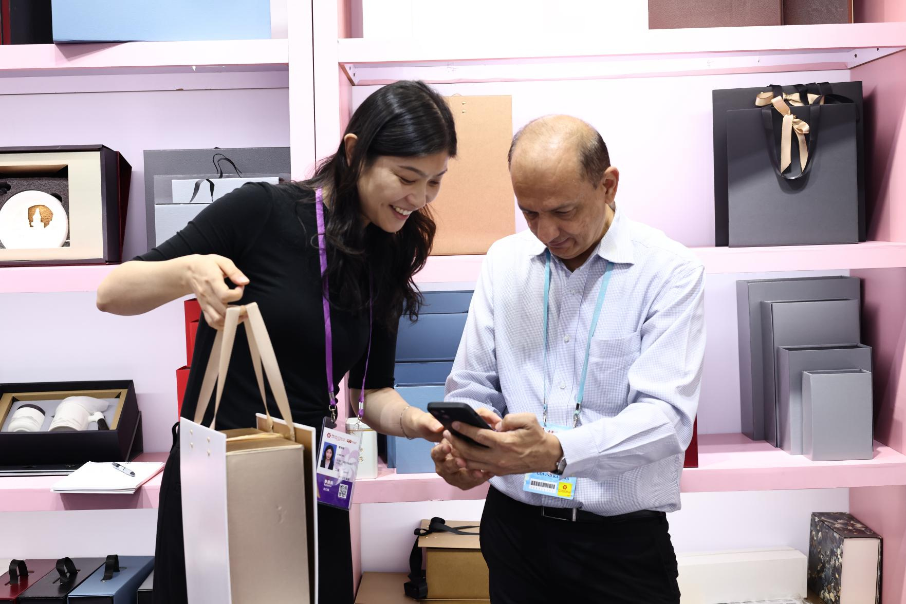 “禮”遇世界 “袋”動(dòng)商機(jī).png